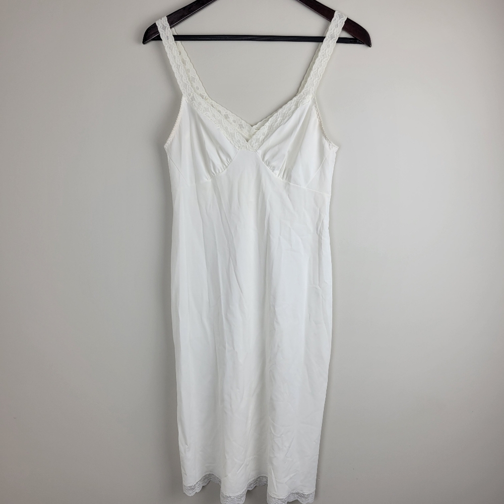 SHADOWLINE Elegant Vintage Babydoll White Lace Trim Nylon Slip Dress